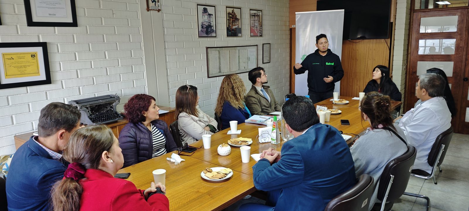 Futed leaders meeting with community partners in Chile